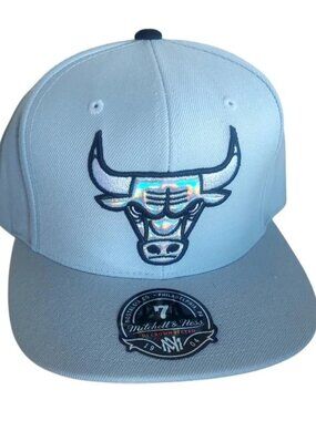 Chicago Bulls Hat Mitchell & Ness Size 7 Gray Hi Crown Reflective Logo & Brim